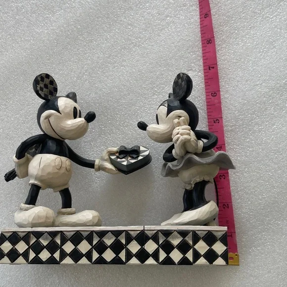 Jim Shore Disney Showcase Collection Decorative Piece NWOT don’t have box